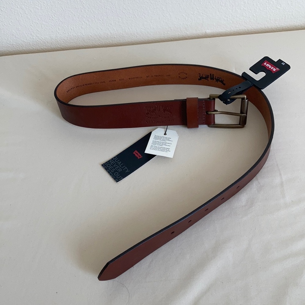 Levi’s leather belt